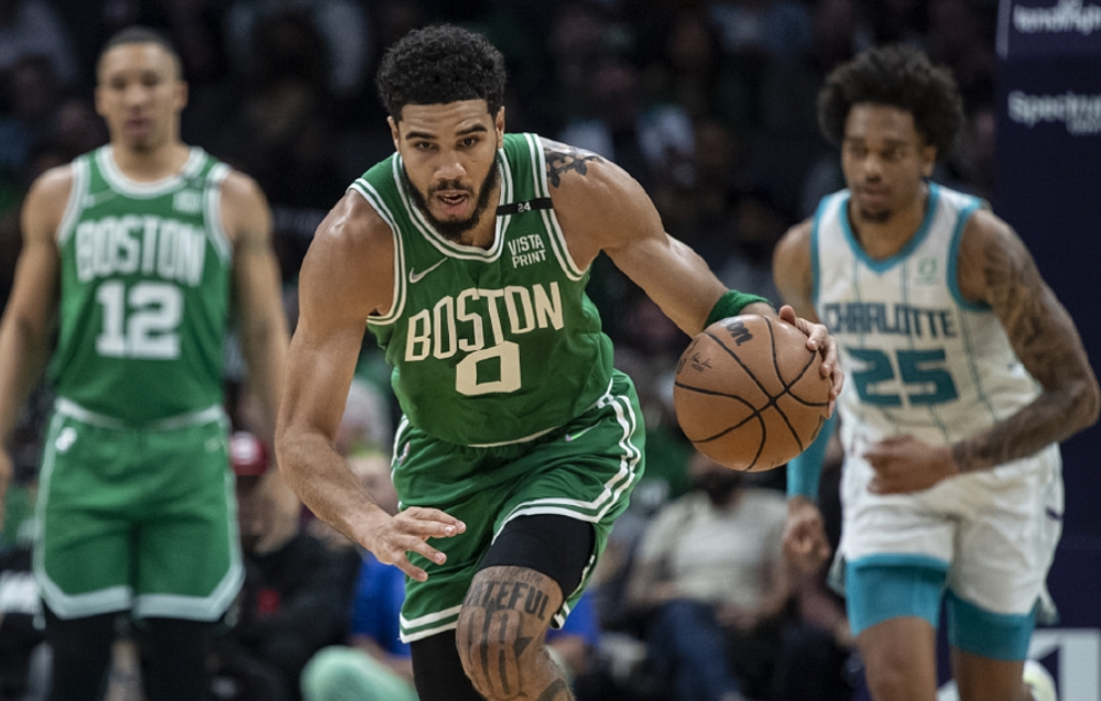 九游-包含皖江雪豹队鏖战漓江暴熊队,篮球锦标赛读秒绝平,转换速度占优。轮换效果显现的词条