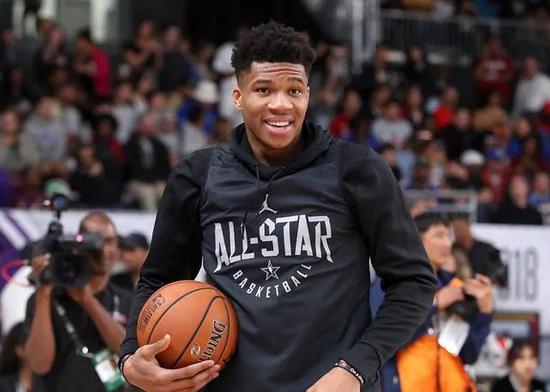 包含Ming新星高光表现表现惊艳,雄鹿未来可期!的词条 包含Ming新星高光表现表现惊艳,雄鹿未来可期!的词条